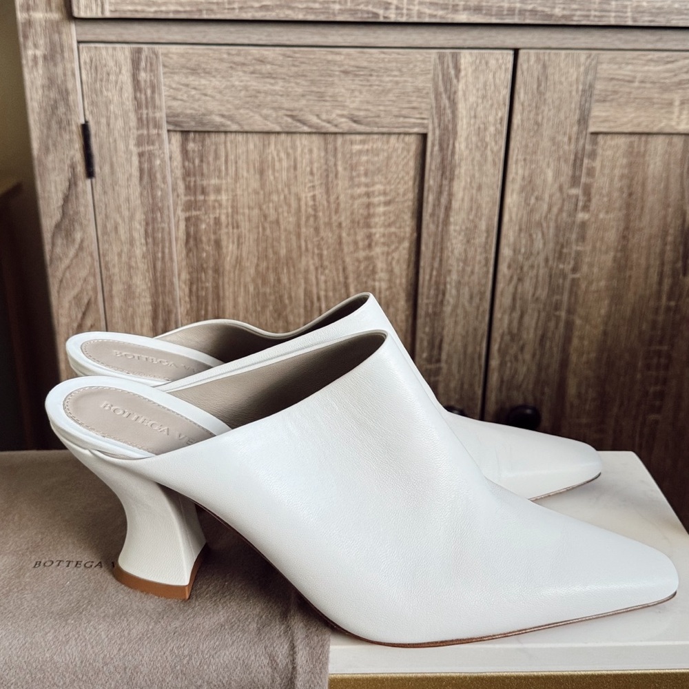 Bottega Veneta Cream Mules